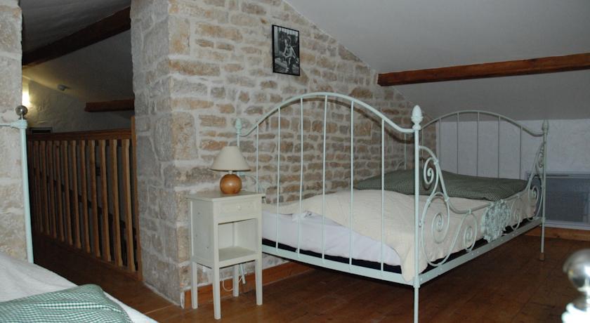 Bed and Breakfast Couette Et Potager D'Antan à Mellé Chambre photo