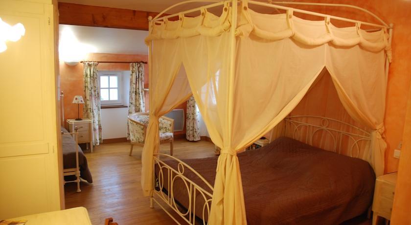 Bed and Breakfast Couette Et Potager D'Antan à Mellé Chambre photo