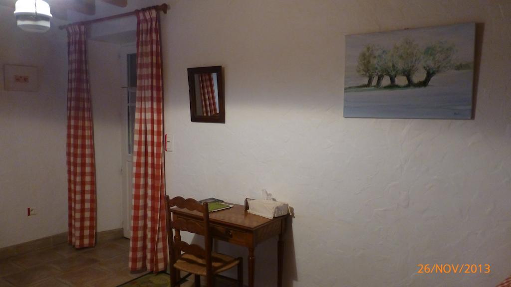 Bed and Breakfast Couette Et Potager D'Antan à Mellé Chambre photo